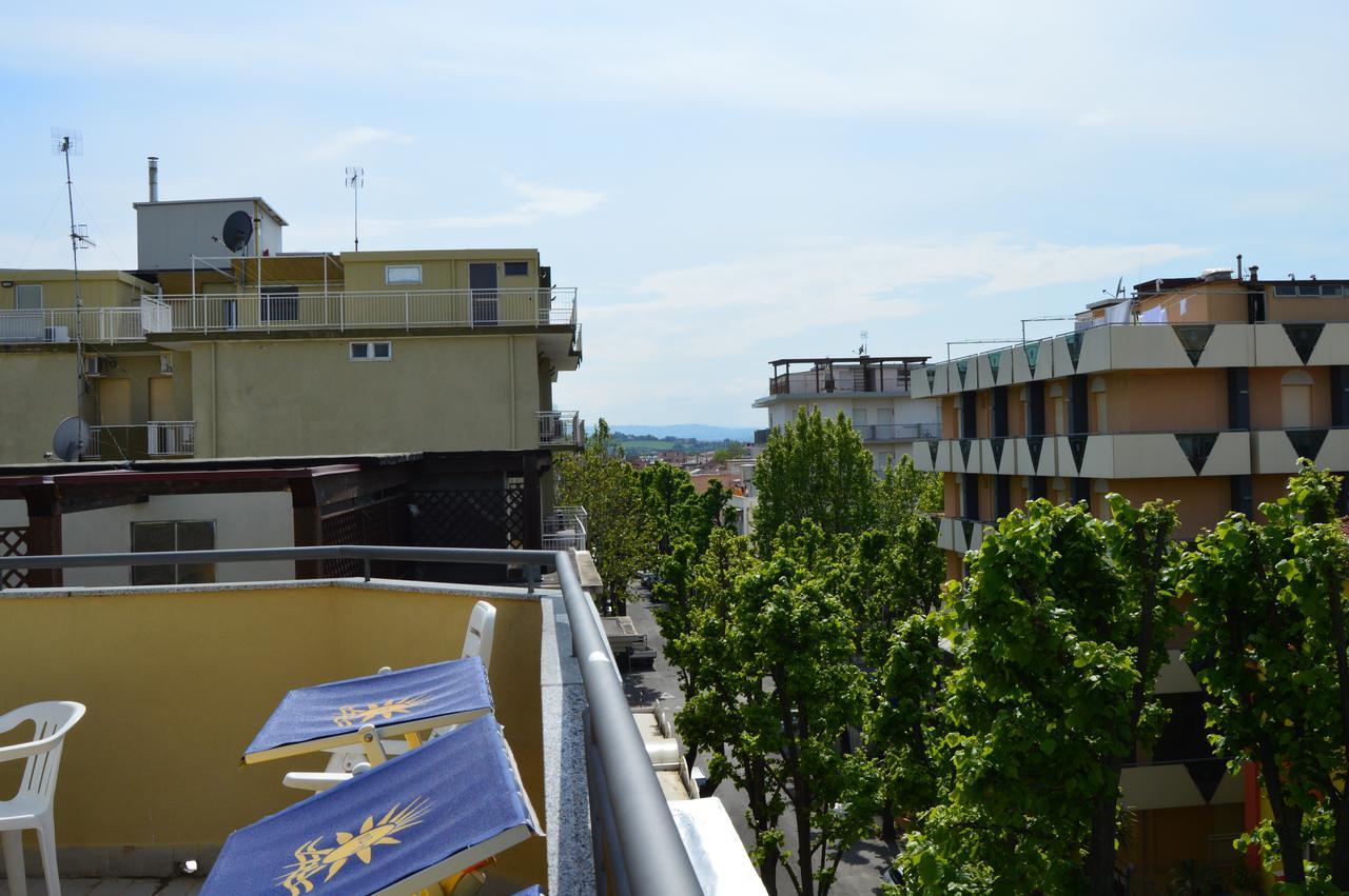 Hotel Dear Ρίμινι Εξωτερικό φωτογραφία