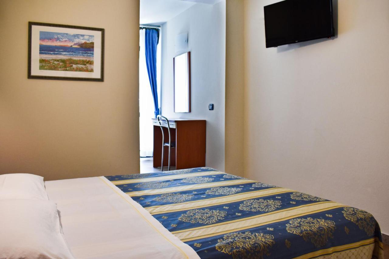 Hotel Dear Ρίμινι Εξωτερικό φωτογραφία